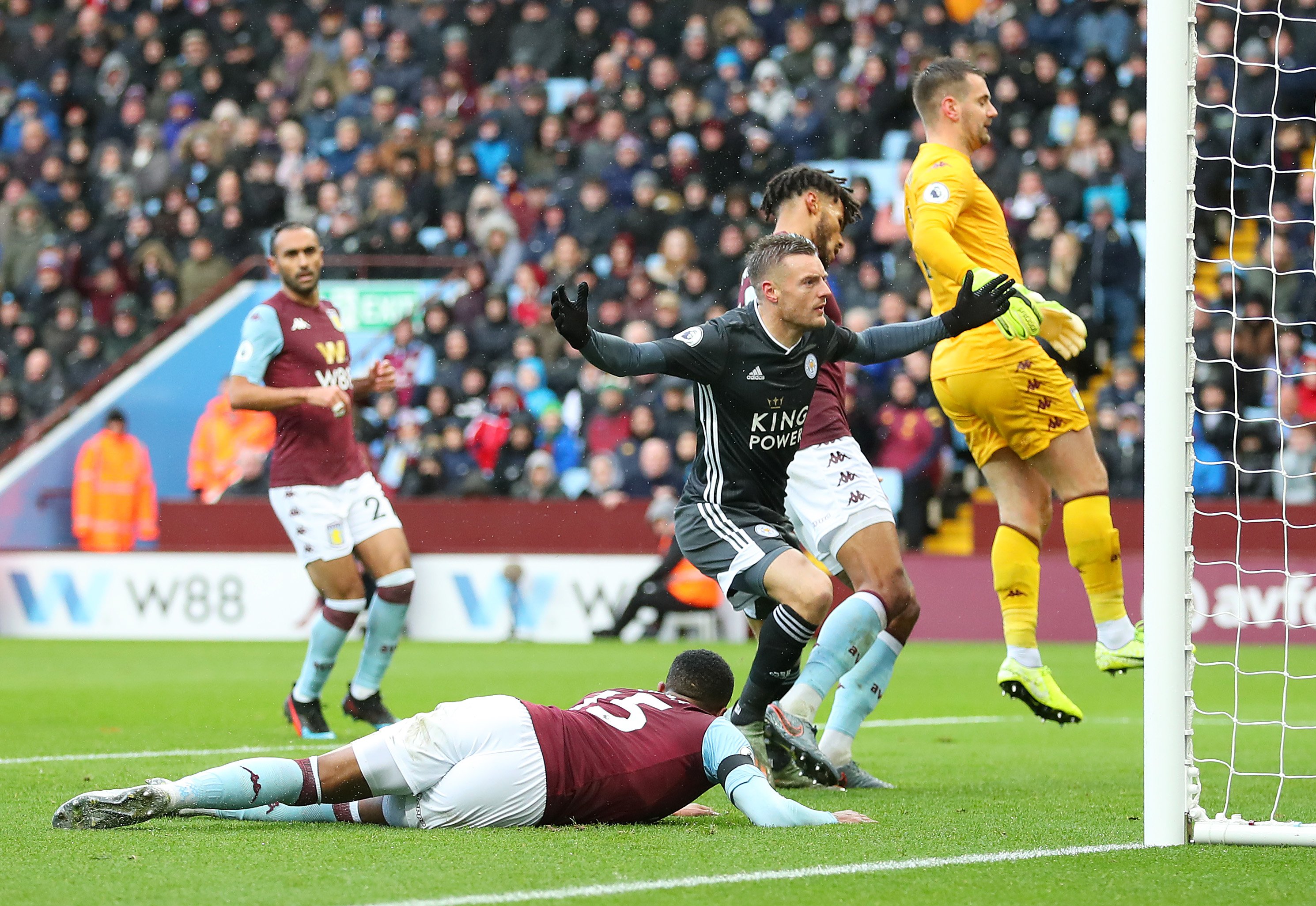 赛和涌现出 赛和涌现出